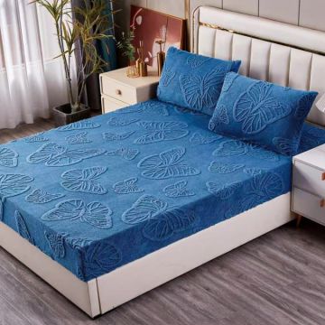 Cearșaf Cocolino 180/200 cm – Elastic 360°   + 2 Fete Perna  Model Fluturi 3D  Moale și Călduros  Bleu